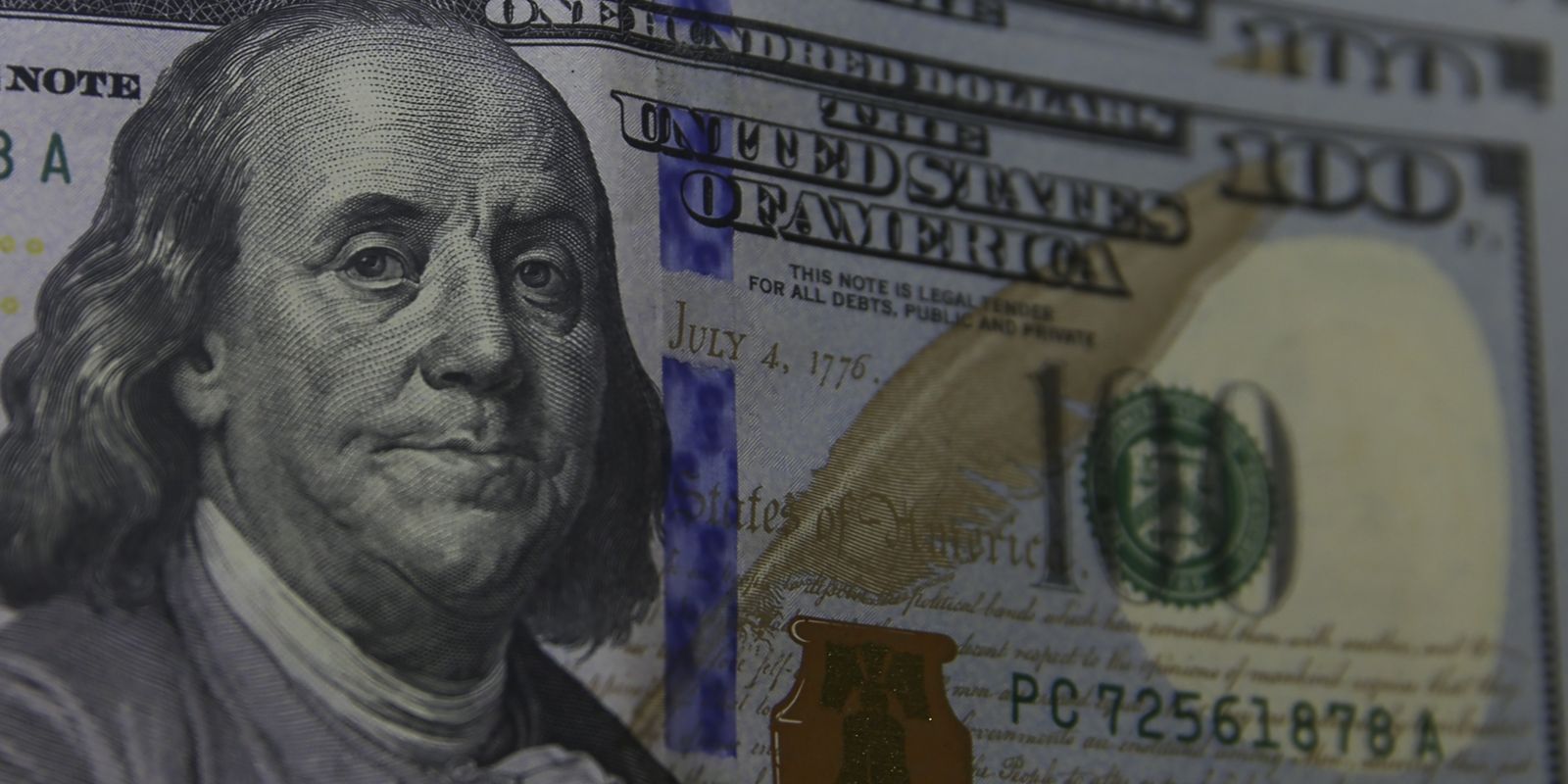 Dólar sobe para R$ 5,74 à espera de Copom
