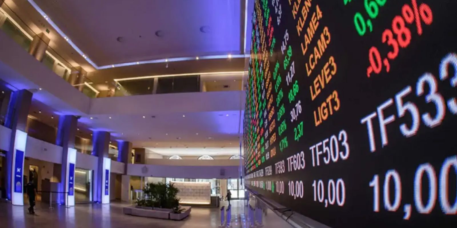 Bolsa cai para menor nível em três meses com tarifaço dos EUA