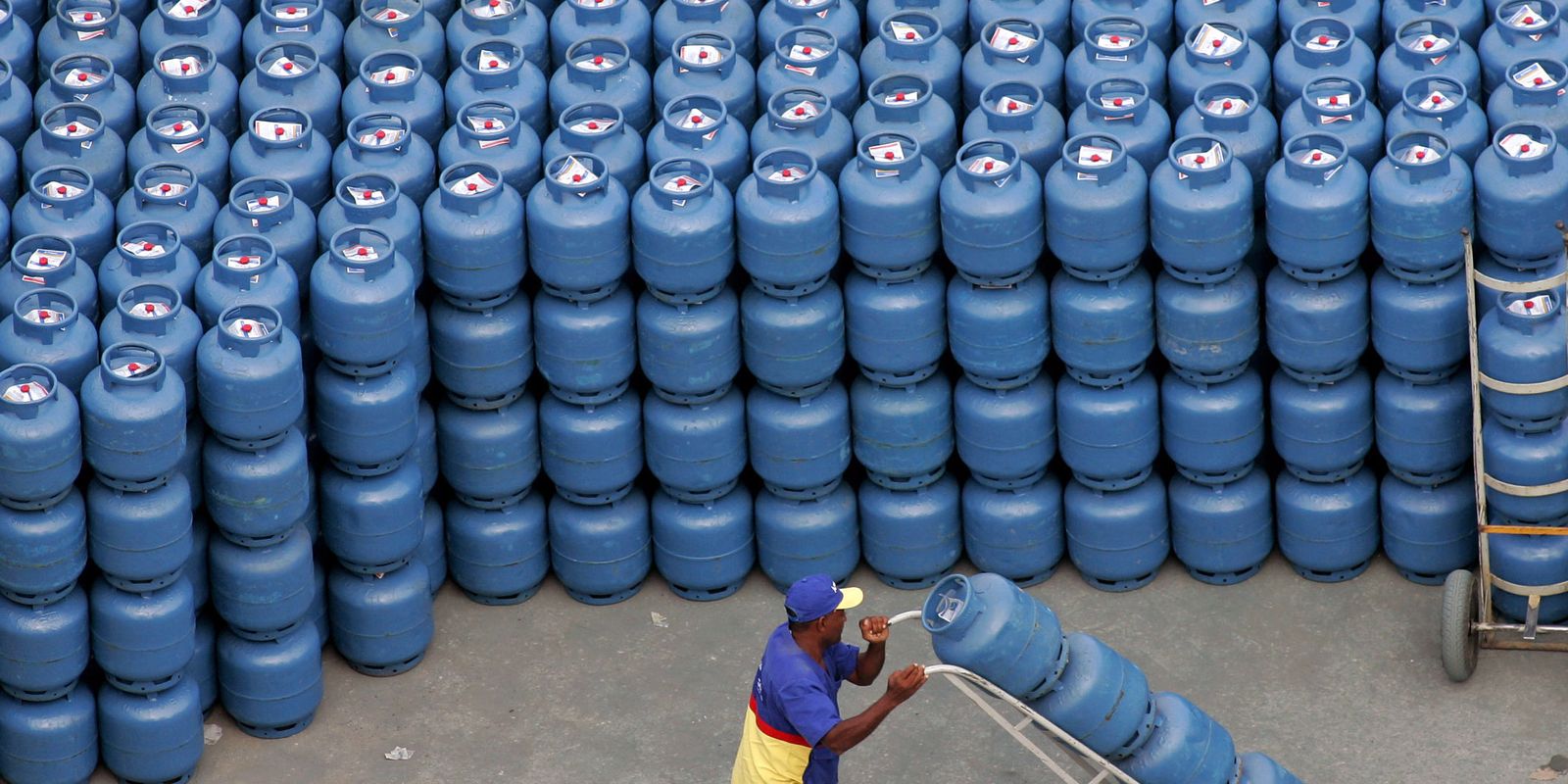 Conselho da Petrobras aprova volta da distribuição de gás de cozinha