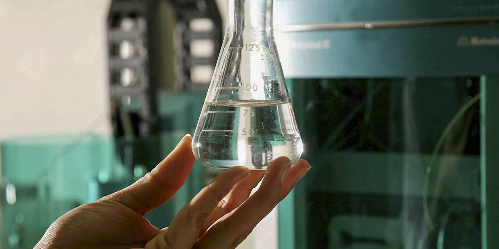 Intoxicação por metanol é diferente do abuso de álcool; veja os sinais