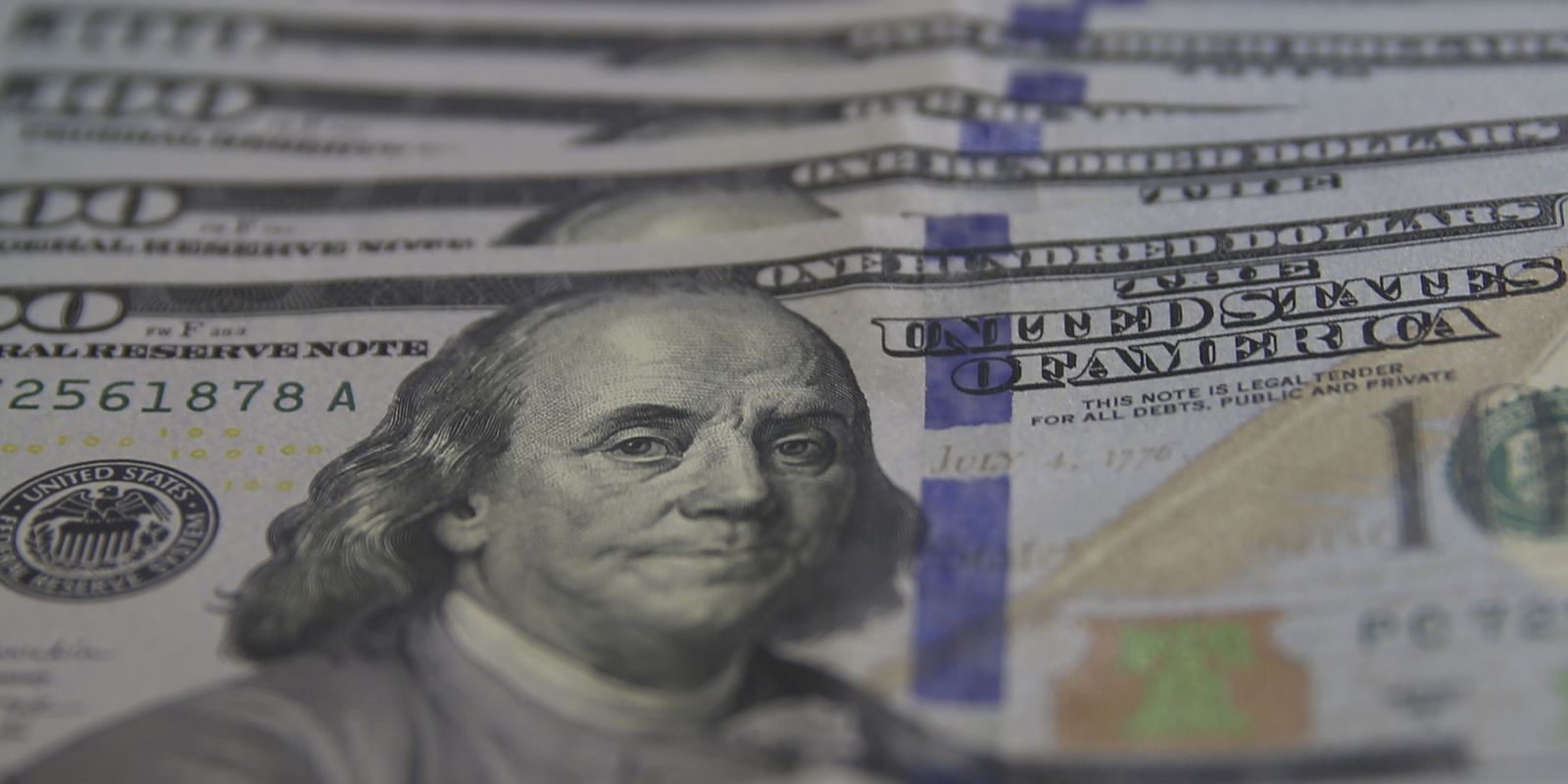 Dólar cai para R$ 5,40 após invasão à Venezuela