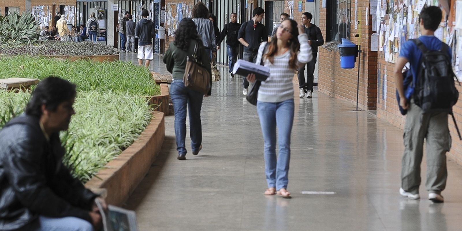 Governo recompõe orçamento para educação e ciência