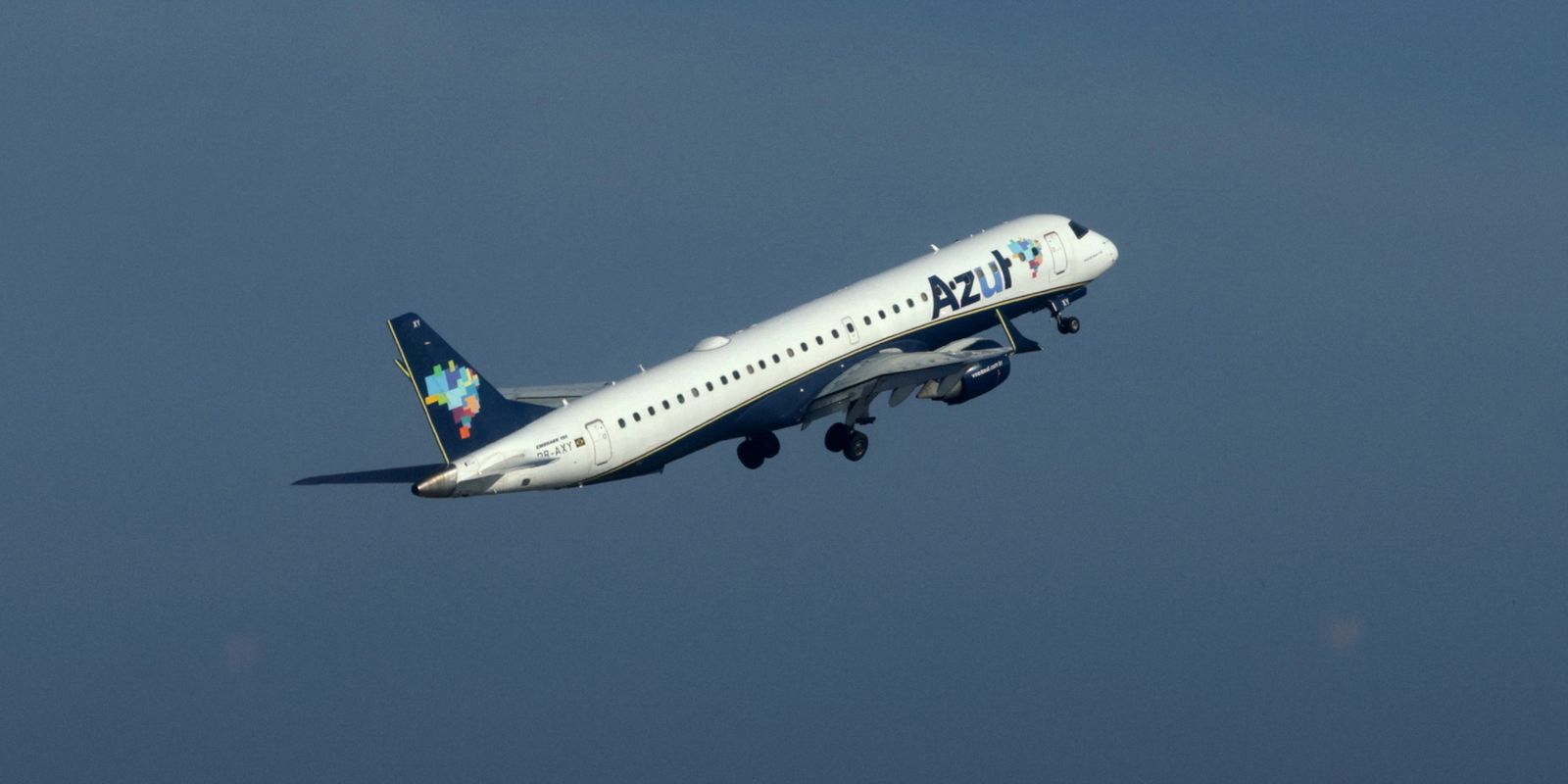 Cade aprova aumento da participação da United na Azul
