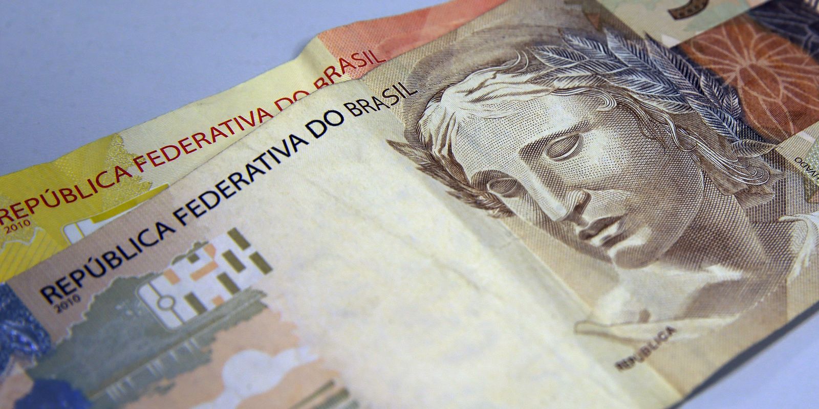 Receita paga lote da malha fina do Imposto de Renda de fevereiro