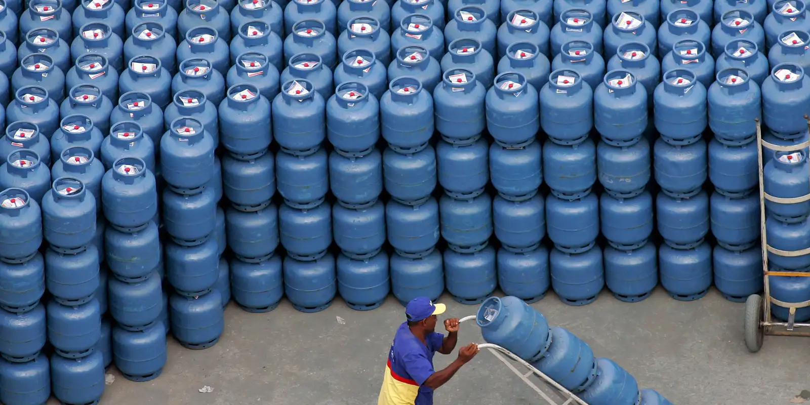 Governo libera R$ 330 milhões para segurar preço do gás de cozinha